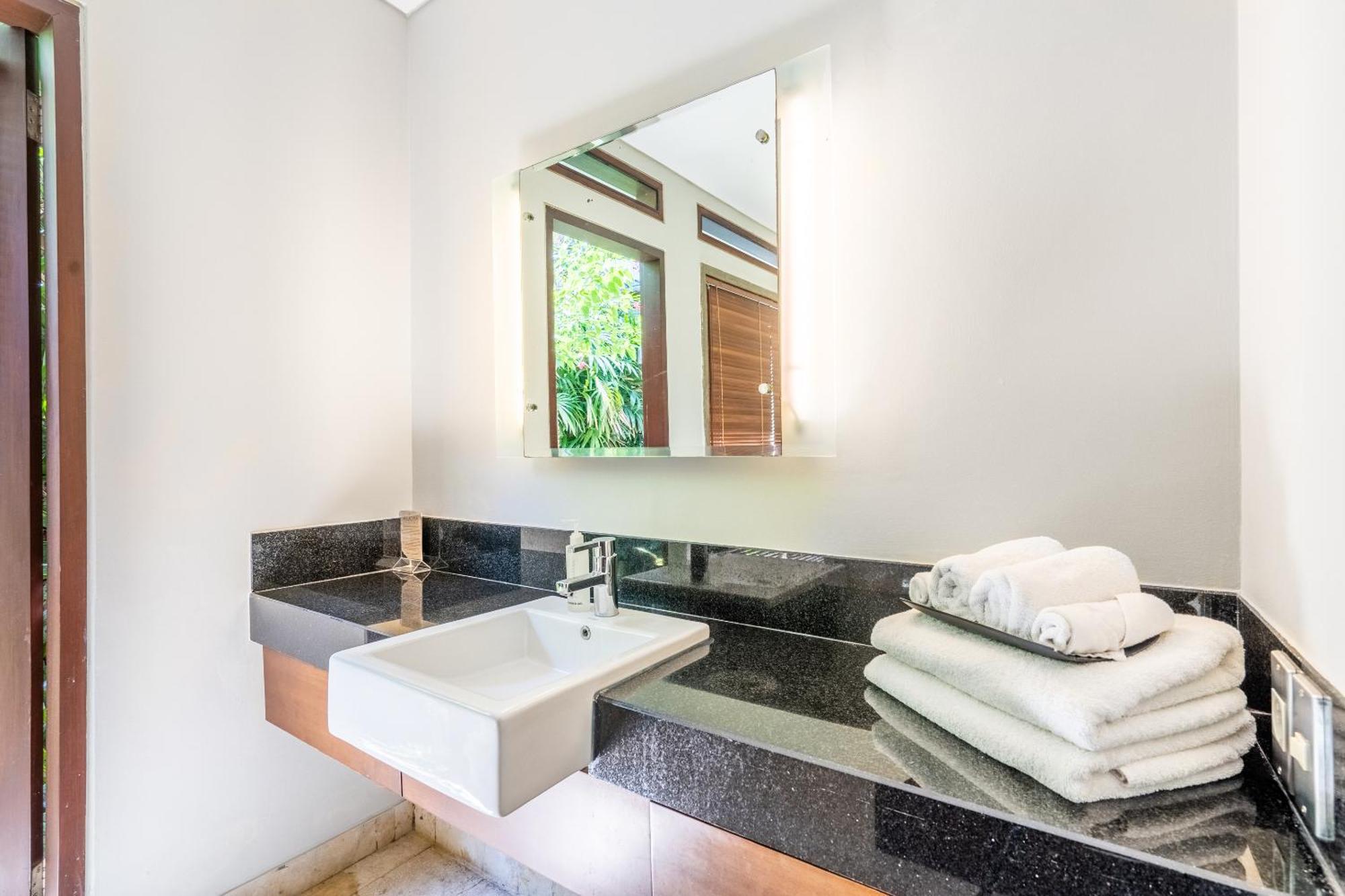 Kejora Beachfront Villas Sanur  Ngoại thất bức ảnh